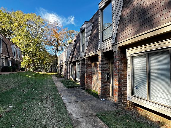 3rd image of 6561 Poplar Woods Cir S APT 3