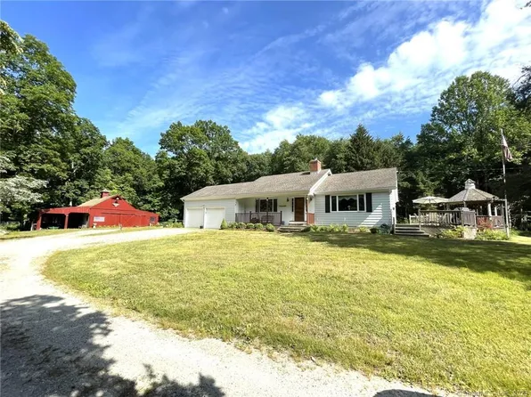 86 Spencer Hill, Clinton, CT 06413
