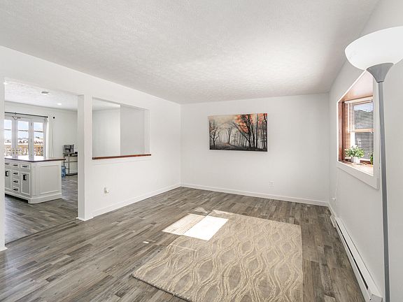 5th image of 303 Lewis St