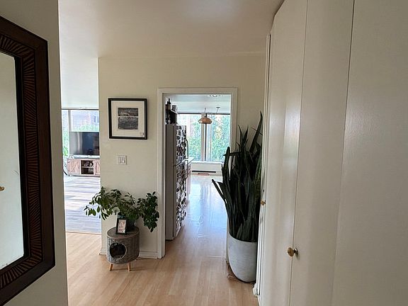 3rd image of 5455 N Sheridan Rd APT 515