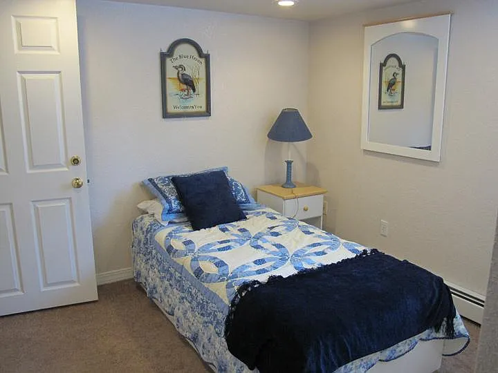 2207 Court St #B — Photo 8