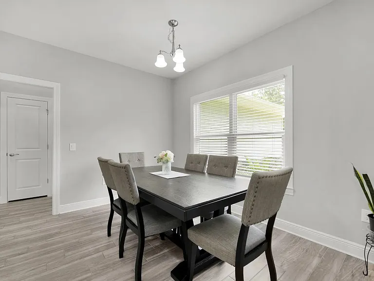 615 Lakeview St — Photo 17