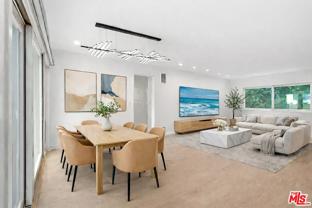 2 bed, 2.0 bath, 1085 sqft, $3,900 — Photo 3
