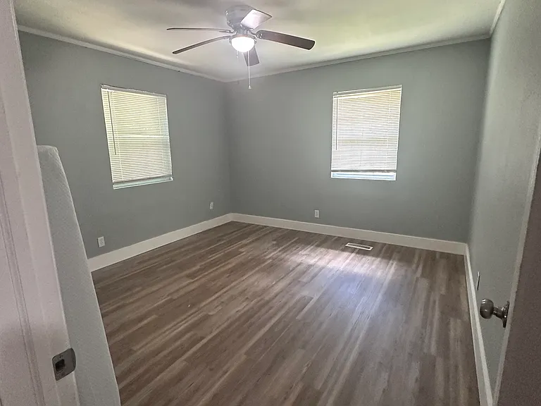 2030 Harold Ct — Photo 15