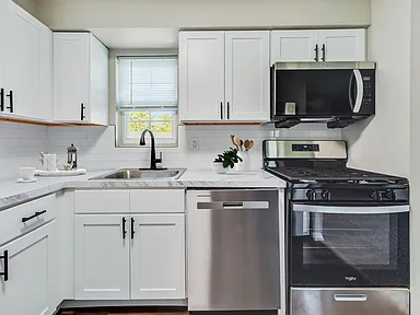 Fox Pointe Apartment Homes