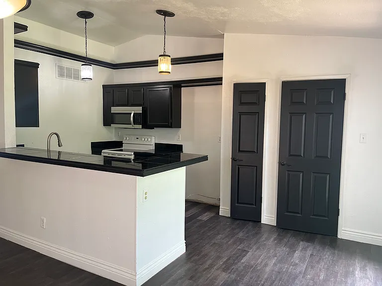 6603 Springfield Dr — Photo 5