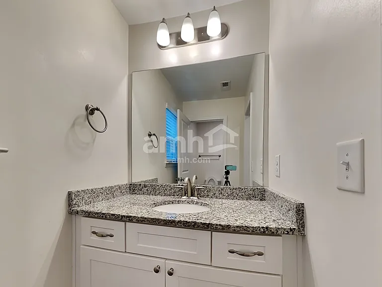 174 Makenna Dr — Photo 16
