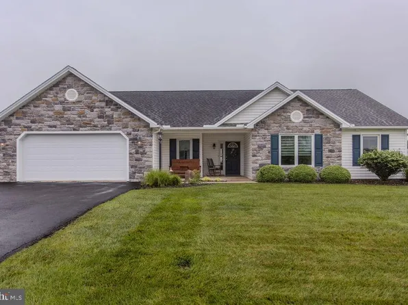 123 Quentin Cir #9, Shippensburg, PA 17257