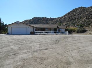 5641 Bronco Ln, Pioneertown, CA 92268