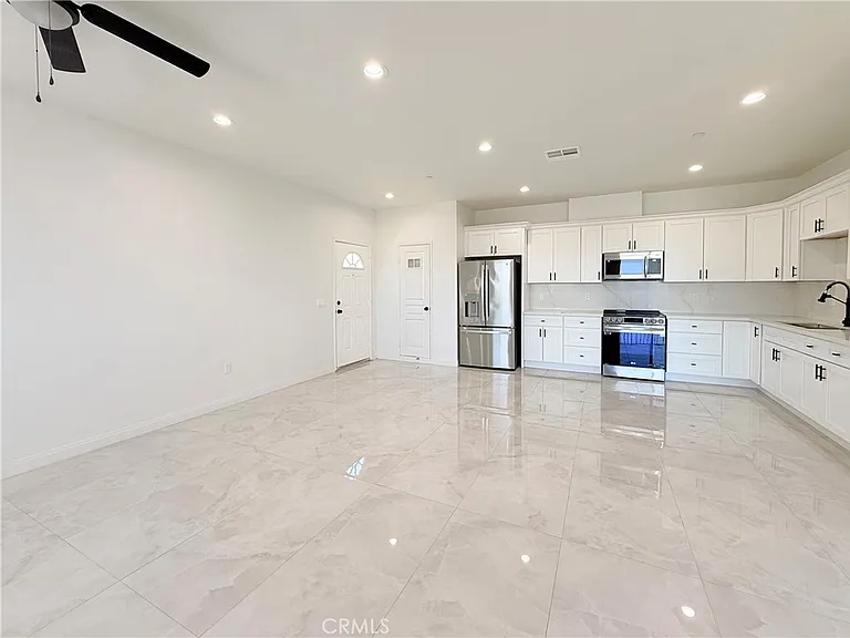 8153 Banana Ave #301 — Photo 5