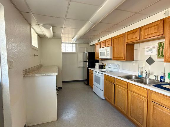 3rd image of 605 N State St House 2052