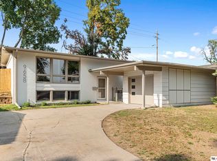 9658 Corby St, Omaha, NE 68134