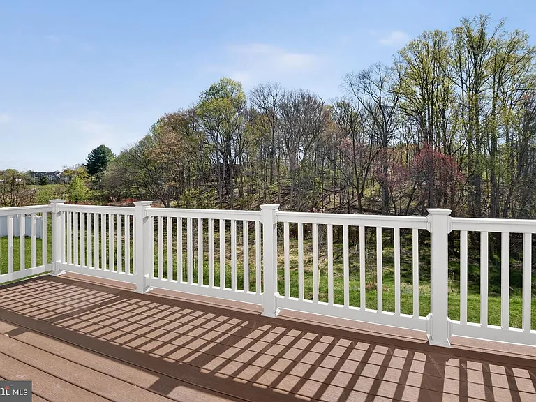 19753 Green Village Dr — Photo 11