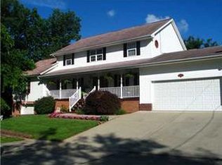 70 Pine Hill Dr, Poca, WV 25159