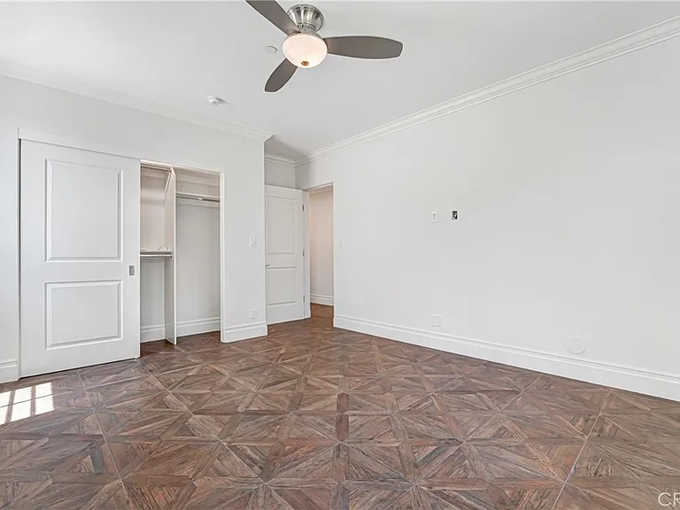 1714 W Oak St — Photo 22