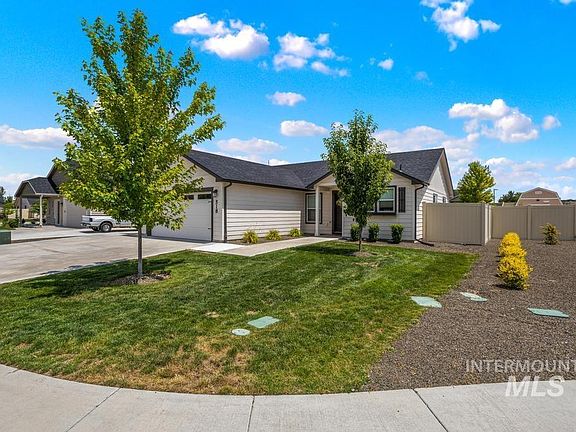 4th image of 518 Belville Pl