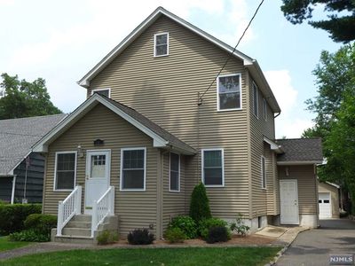 143 Pinewood Pl, Teaneck, NJ, 07666