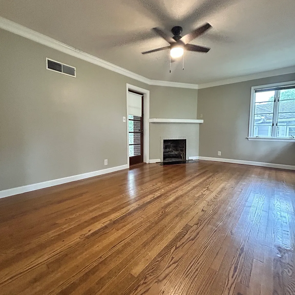 3 bed, 1750 sqft, $2,200 — Photo 2