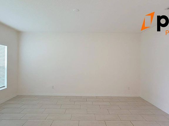 5th image of 662 Fiddlesticks Dr