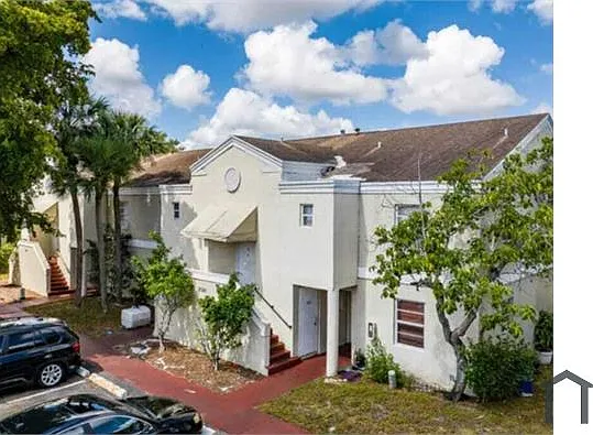 2581 NW 56th Ave #F — Photo 2