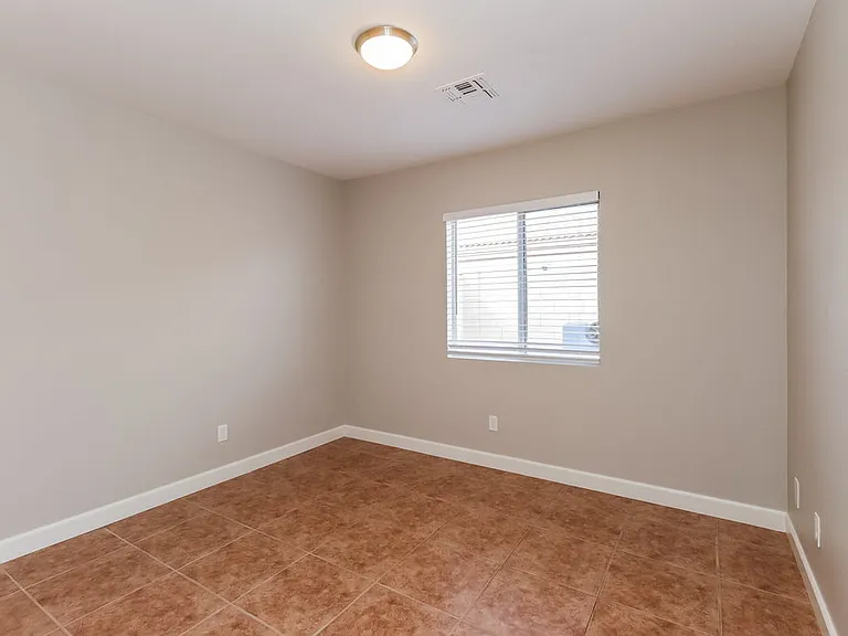 631 N Williams St — Photo 13