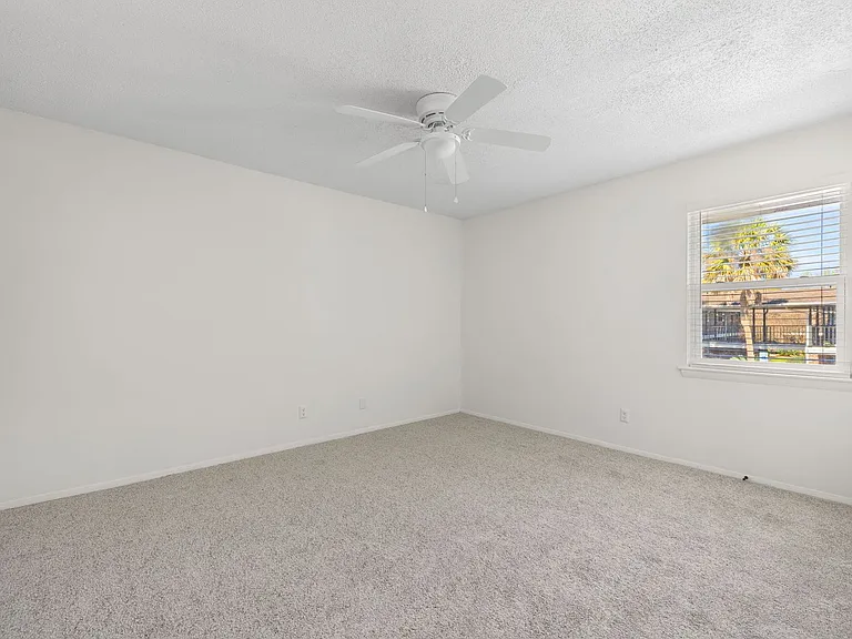 The Riverview — Photo 18