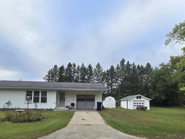 628 W Poplar St, Plainfield, WI 54966