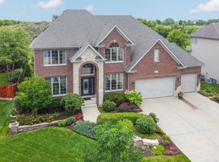 365 Andover Dr, Oswego, IL