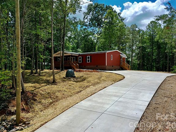 3rd image of 9401 Seymour Ln