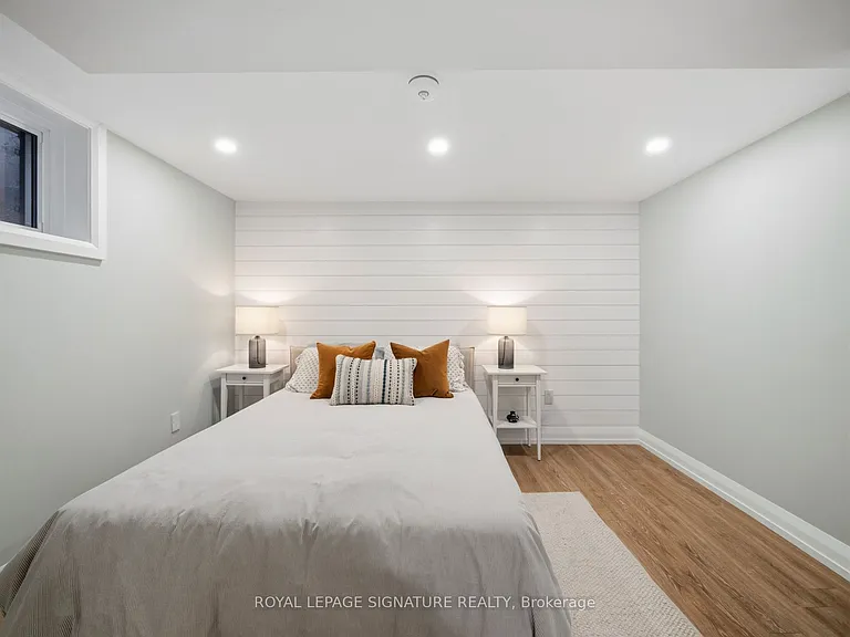 74 Fallingbrook Dr — Photo 29