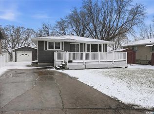 94 LLOYD CRESCENT, Regina, SK S4R 6C1