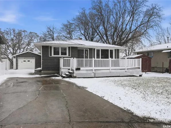 94 LLOYD CRESCENT, Regina, SK S4R 6C1