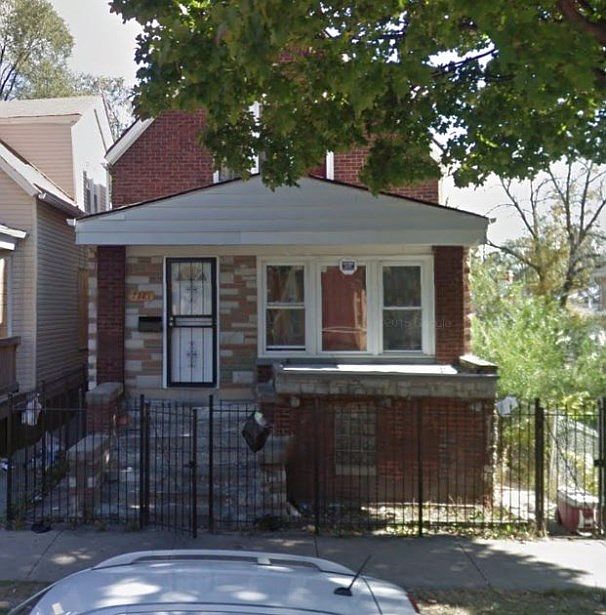 1st image of 7221 S Artesian Ave