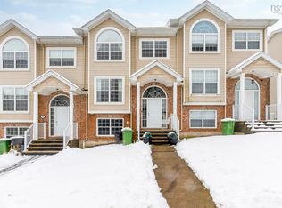 102 Larry Uteck Blvd, Halifax, NS B3M 4Y2