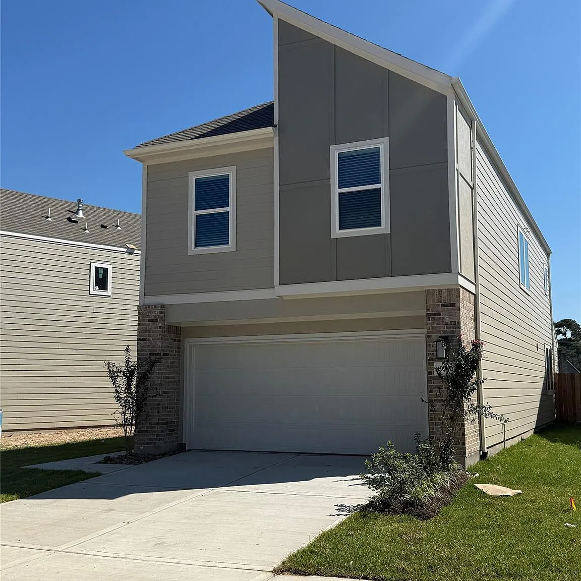 3 bed, 2.5 bath, $2,400 — Photo 1
