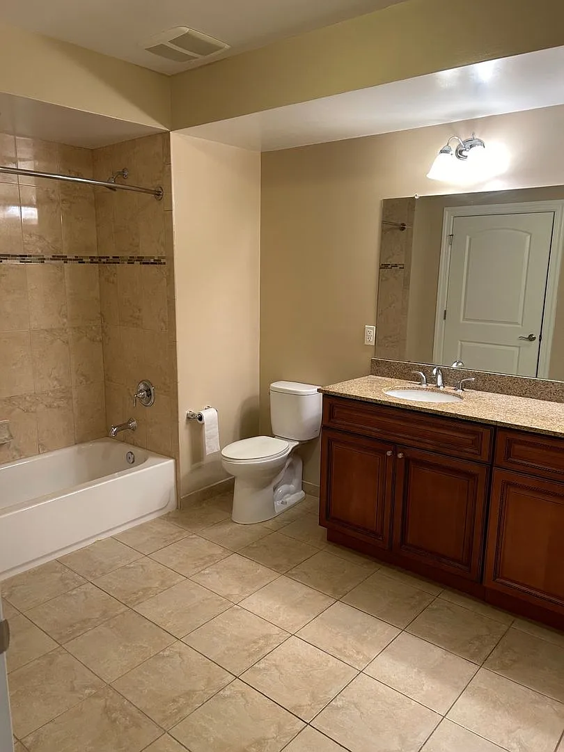 106 Terrace Ave — Photo 3