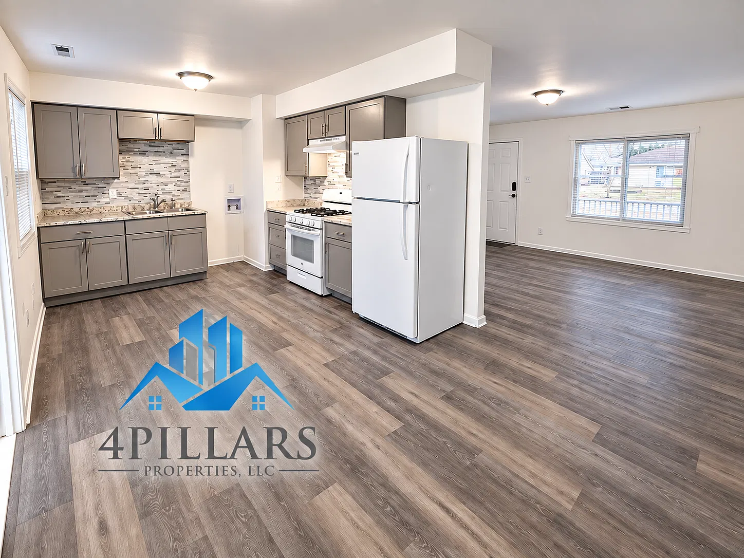 3 bed, 1.0 bath, 900 sqft, $1,950 — Photo 3