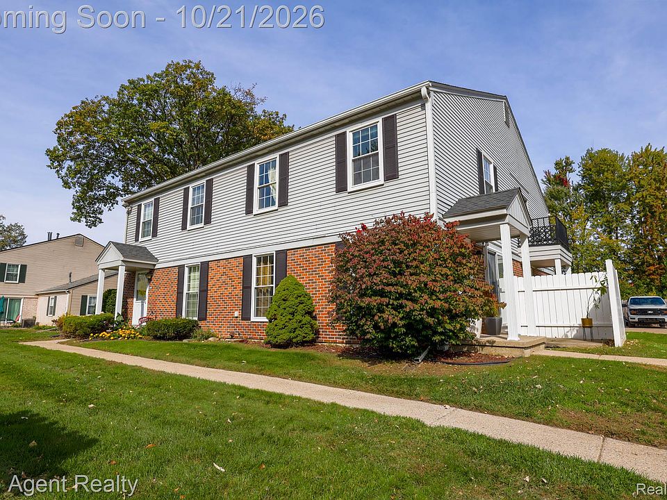 24451 Meadow Bridge Dr, photo 2