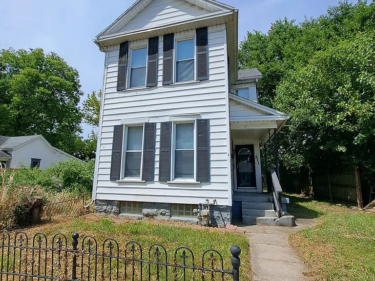 511 Parrot St — Photo 1