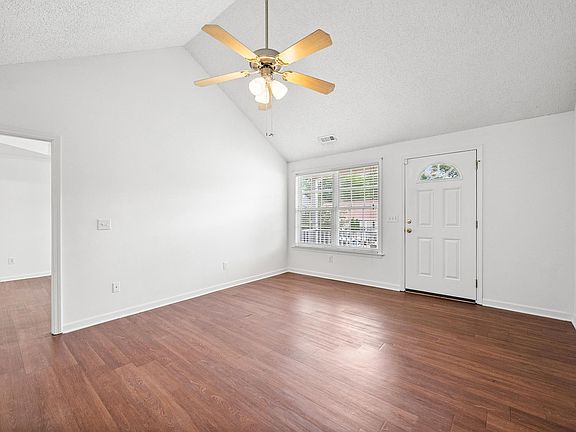 4th image of 107 Cosmos Ln