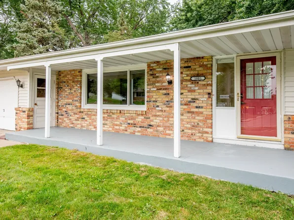 1801 River Hills Dr, Burnsville, MN 55337