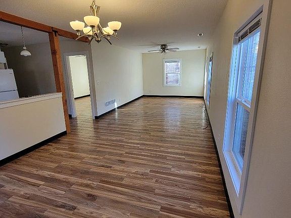 3rd image of 3316 Hickman Rd