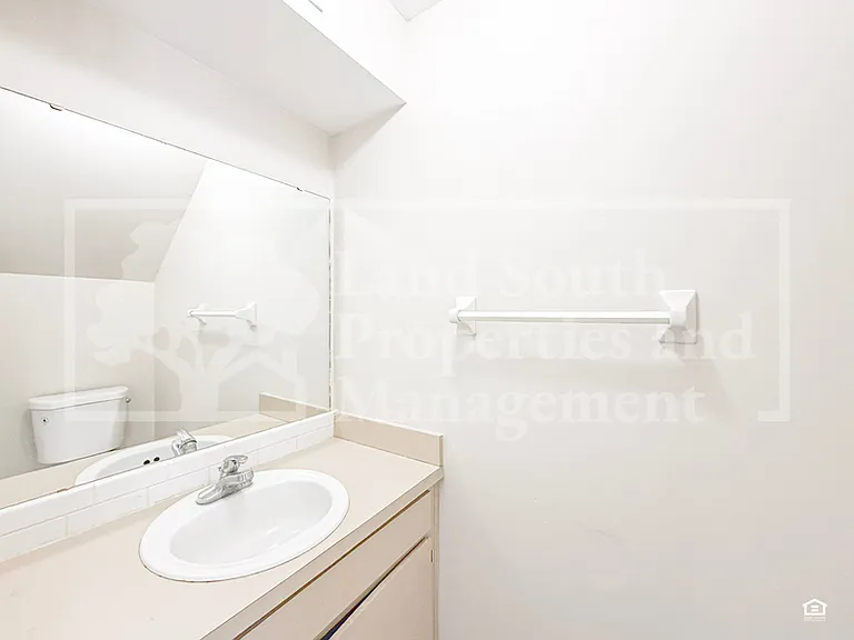 4948 Market Sq — Photo 8