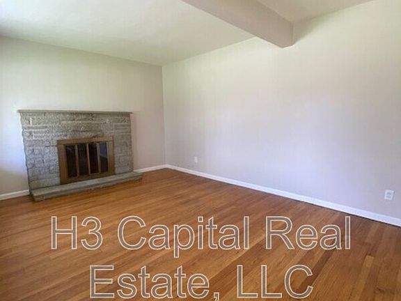 2nd image of 2917 Grand Ave