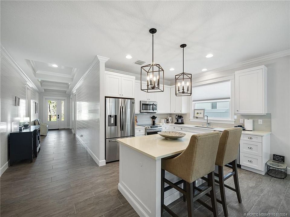 1st image of 1868 SW Pinewood Way