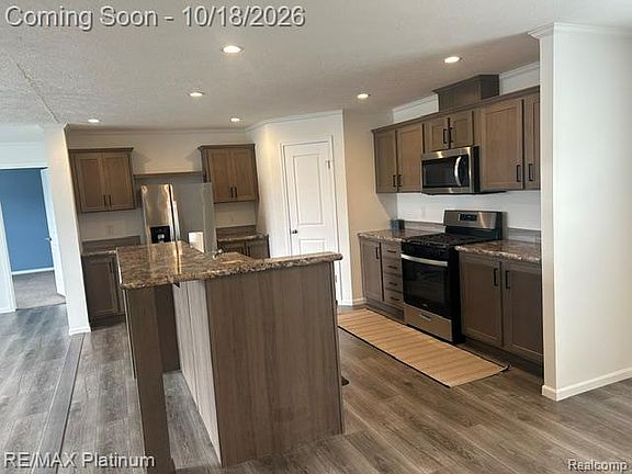 2nd image of 9439 Crystal Dr