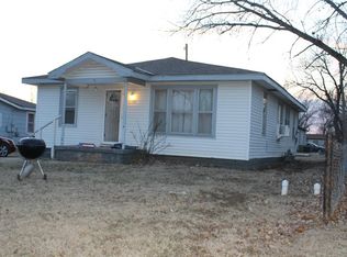 1129 S High St, El Dorado, KS 67042