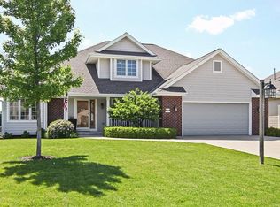 W230N7921 Bluebill Dr, Sussex, WI 53089