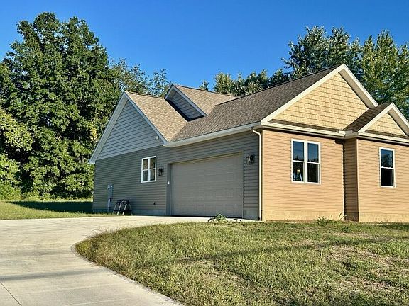 3rd image of 529 Keller Rd