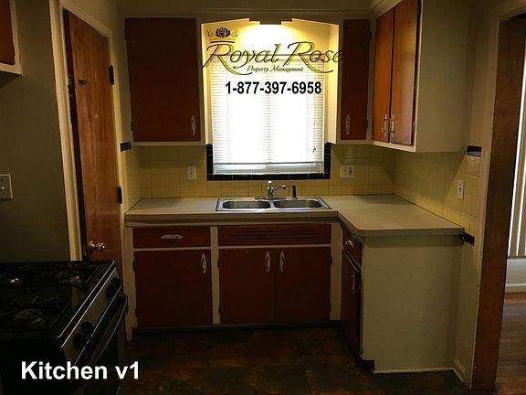 3rd image of 24021 Oneida Ave